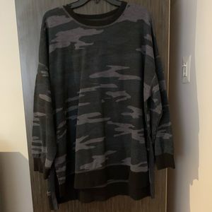Old navy grey and black pattern sweatshirt XL